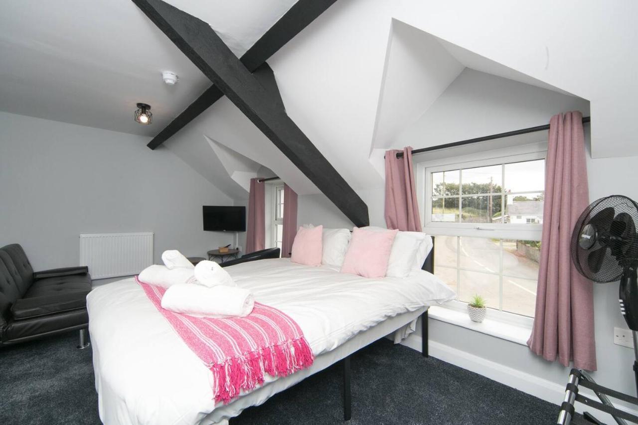 Pass The Keys Modern En-Suite Room In Country Pubrestaurant 2 Llanddona Extérieur photo