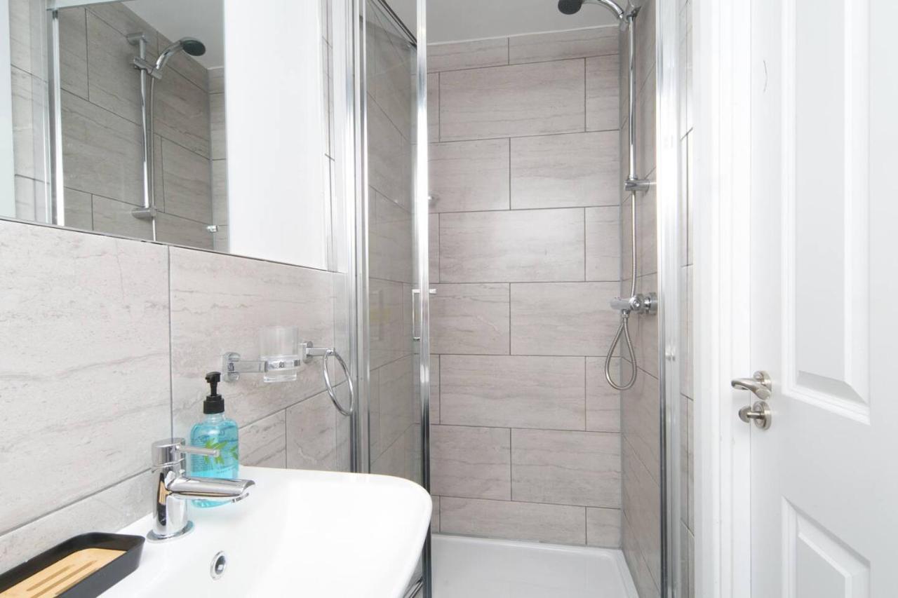 Pass The Keys Modern En-Suite Room In Country Pubrestaurant 2 Llanddona Extérieur photo