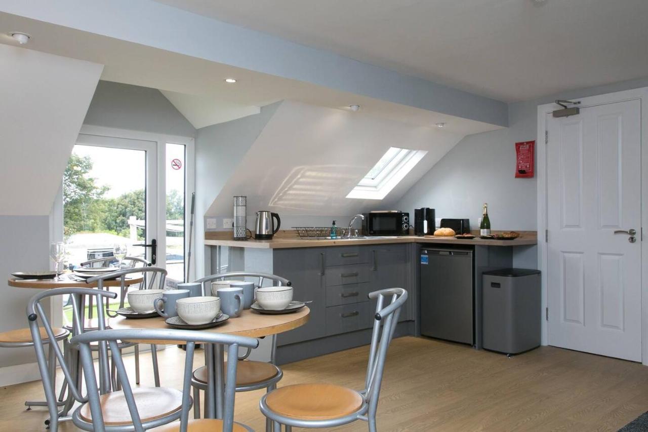 Pass The Keys Modern En-Suite Room In Country Pubrestaurant 2 Llanddona Extérieur photo