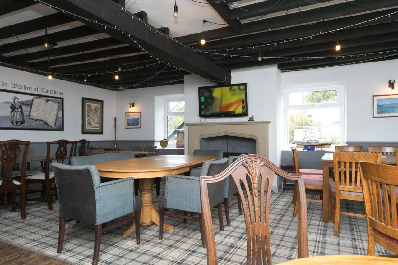 Pass The Keys Modern En-Suite Room In Country Pubrestaurant 2 Llanddona Extérieur photo
